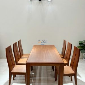 Bàn ăn xoan đào mẫu chân choãi mặt gỗ kích thước 1m6